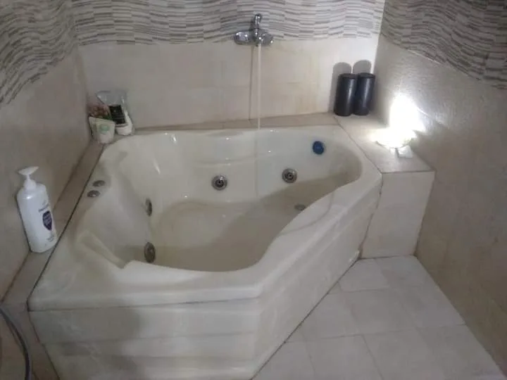 Service Bathtub